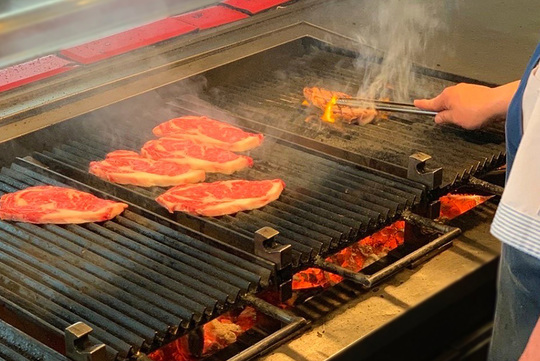藤井寺市の炭火焼ステーキ・ハンバーグレストラン BigJoe